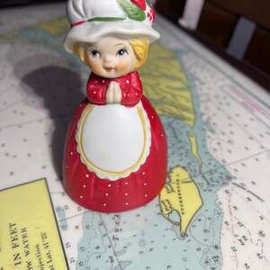 Vintage Treasure Masters Polly Poinsettia Fine Bone China Christmas Bell